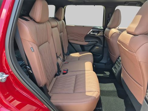 New 2025 Mitsubishi Outlander SEL image 23