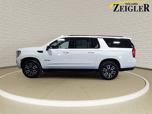 Used 2023 GMC Yukon XL AT4 AWD/4WD image 8