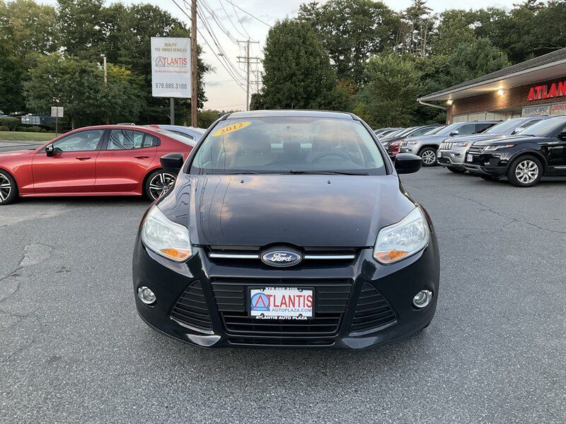 Used 2012 Ford Focus SE FWD image 2