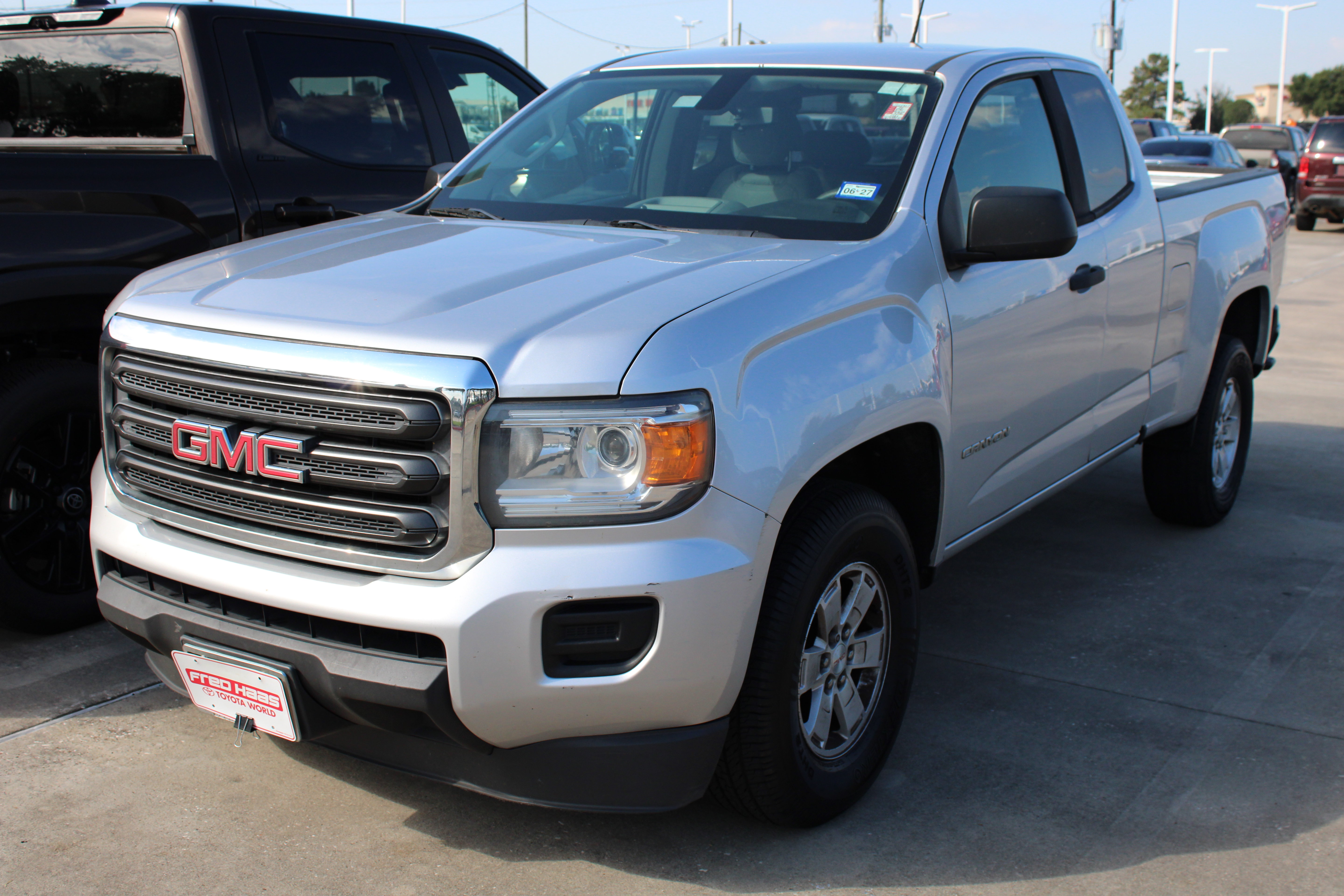 Used 2020 GMC Canyon W/T w/ Convenience Package RWD image 4