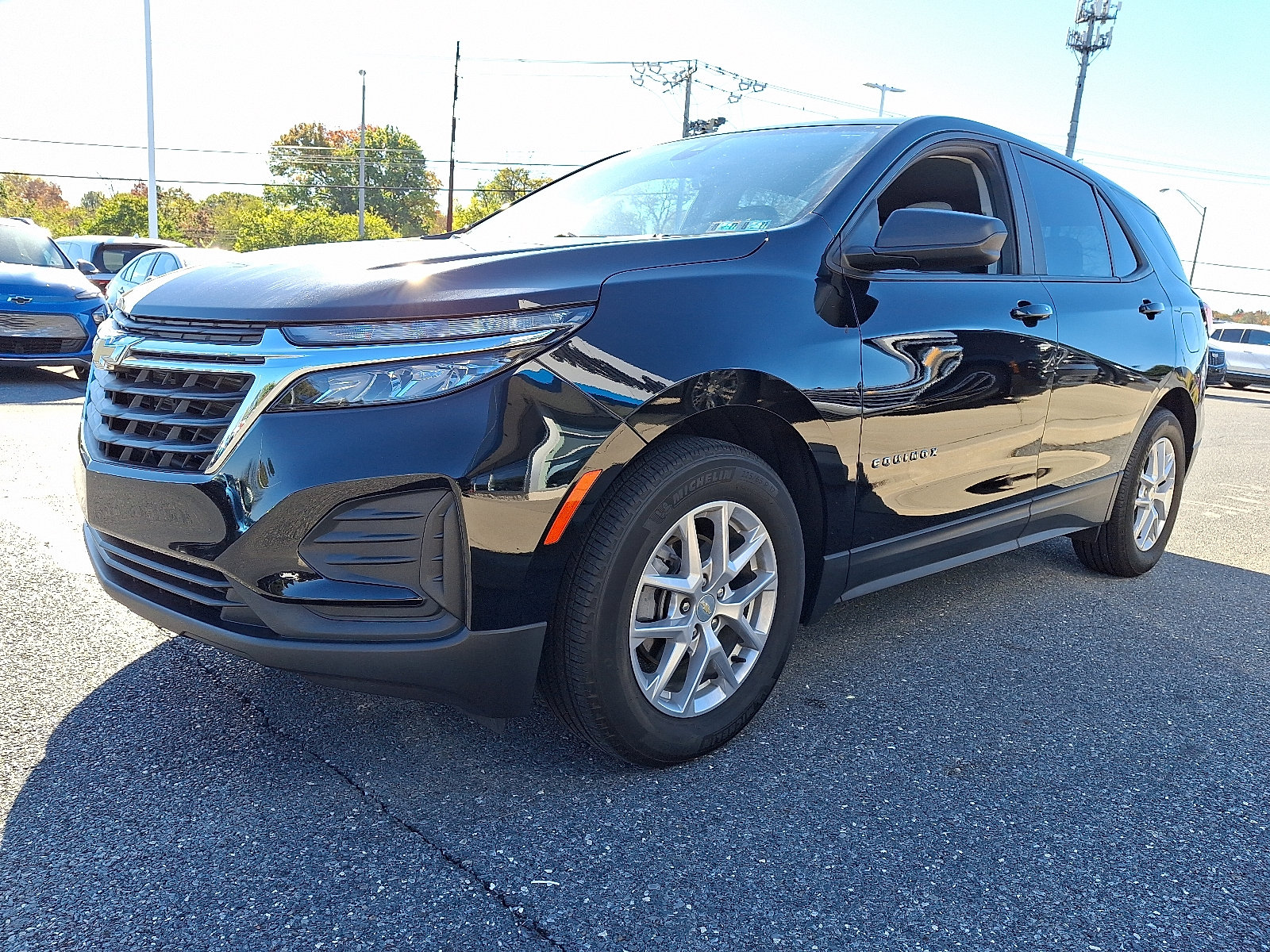 Certified 2023 Chevrolet Equinox LS w/ LS Convenience Package FWD image 3