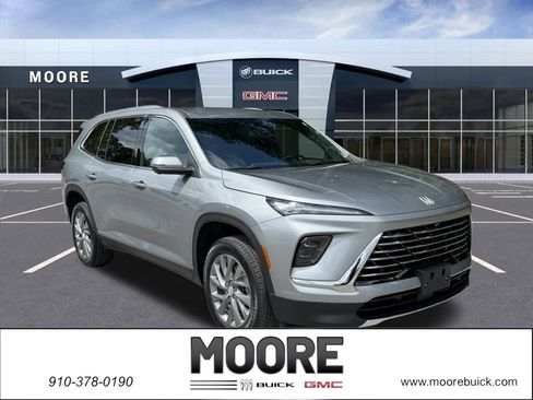 Used 2025 Buick Enclave Preferred FWD image 1