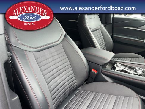 Used 2025 Ford Explorer ST-Line RWD image 17