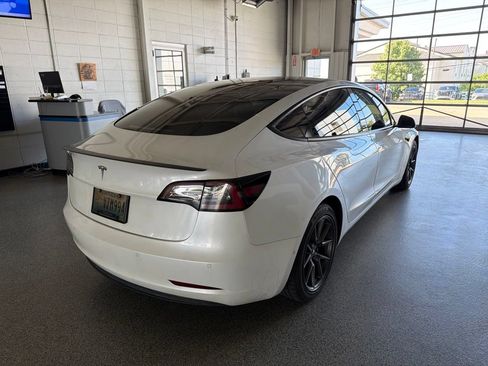 Used 2021 Tesla Model 3 Standard Range Plus RWD image 3