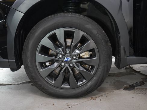 Used 2025 Subaru Outback Onyx Edition AWD/4WD image 29