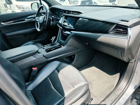 Used 2022 Cadillac XT6 Premium Luxury FWD image 11