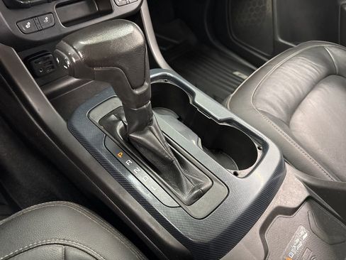 Used 2021 Chevrolet Colorado Z71 AWD/4WD image 10