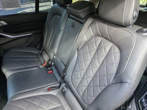 Used 2024 BMW X7 xDrive40i image 14