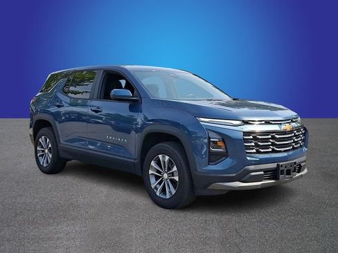 Used 2025 Chevrolet Equinox LT FWD image 3