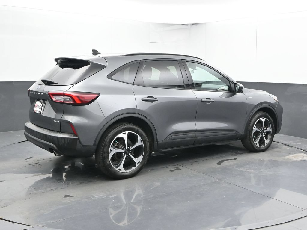 Used 2025 Ford Escape ST-Line Select w/ Tech Pack #1 AWD/4WD image 2