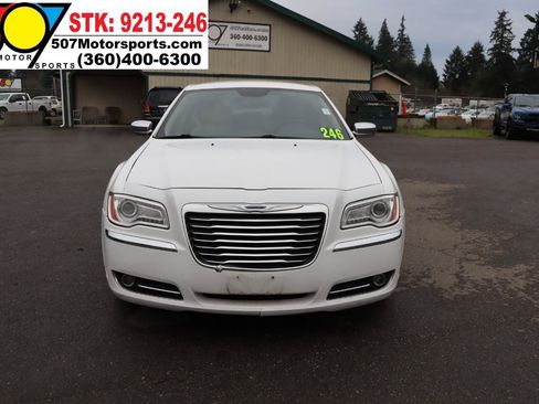 Used 2012 Chrysler 300 Limited RWD image 12