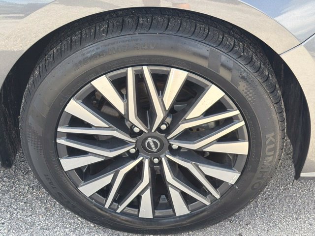 Used 2025 Nissan Altima 2.5 SV FWD image 10