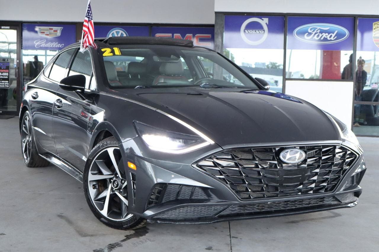 Used 2021 Hyundai Sonata SEL Plus w/ Tech Package FWD image 2