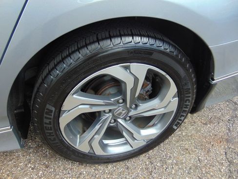 Used 2020 Honda Accord EX image 27