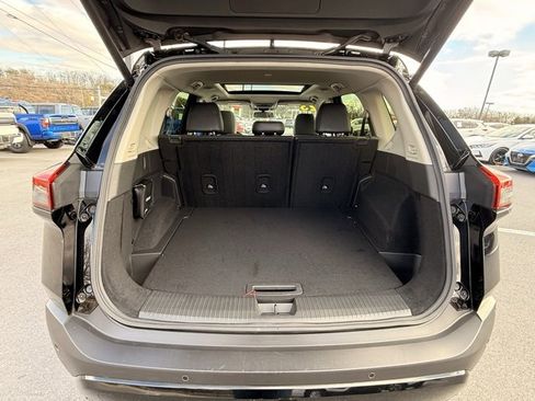 Certified 2023 Nissan Rogue SV w/ SV Premium B Package image 19