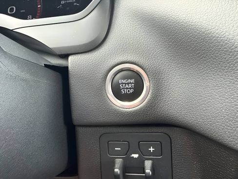 Used 2024 Toyota Tundra Limited AWD/4WD image 17