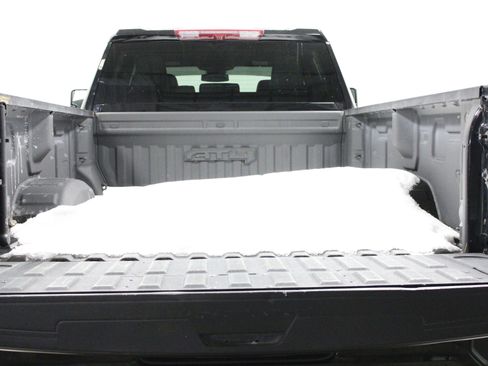 Used 2024 GMC Sierra 2500 AT4 image 14