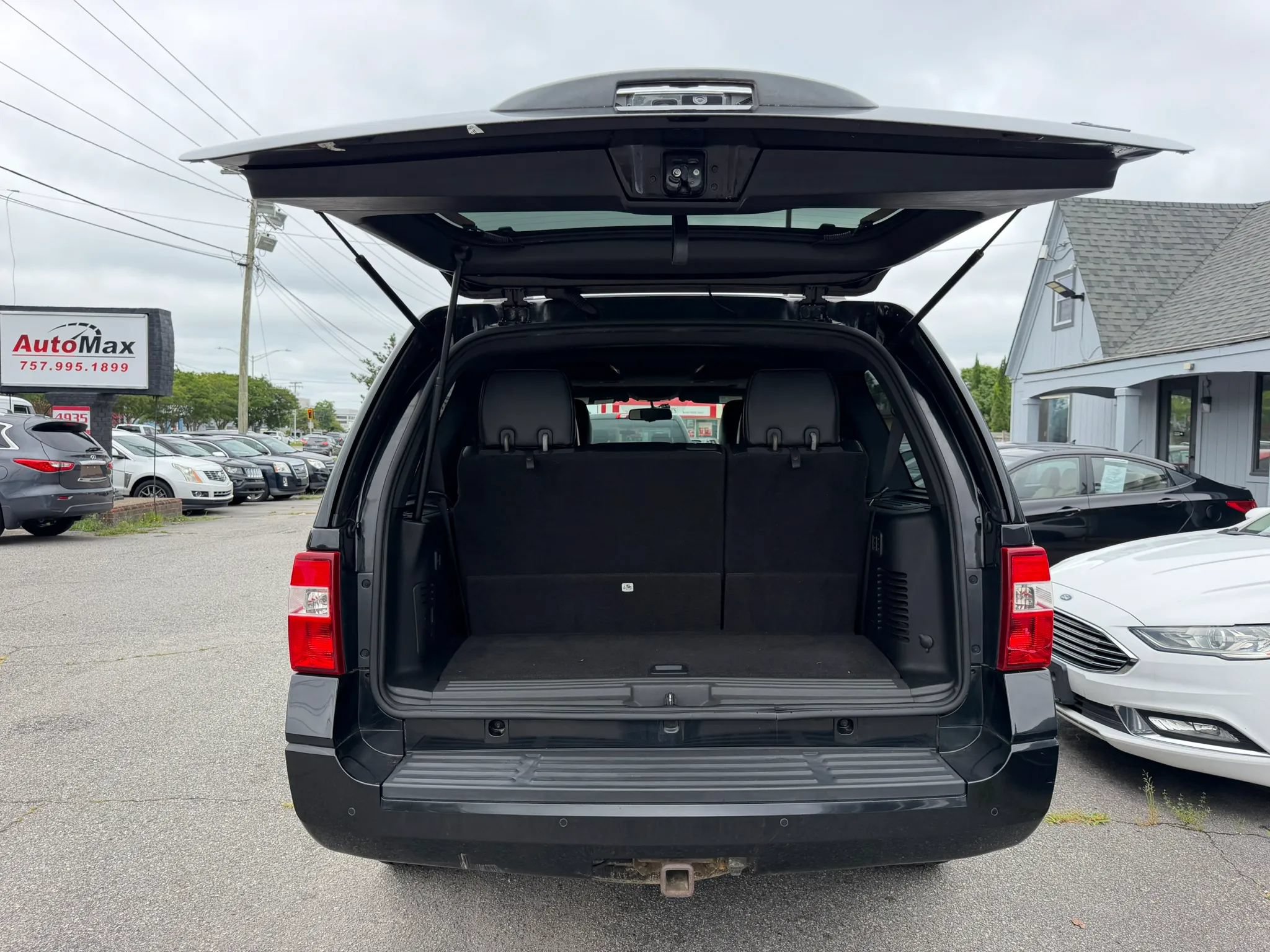 Used 2012 Ford Expedition Limited AWD/4WD image 16