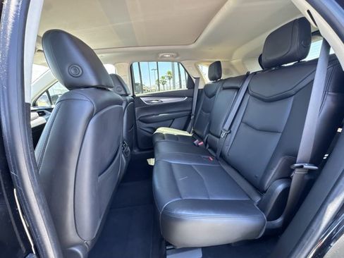 Used 2017 Cadillac XT5 Luxury FWD image 26