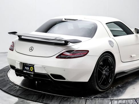 Used 2011 Mercedes-Benz SLS AMG Coupe image 24