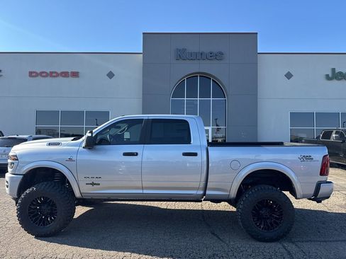 New 2026 RAM 2500 Big Horn AWD/4WD image 5