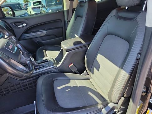 Used 2022 GMC Canyon AT4 w/ Trailering Package image 18