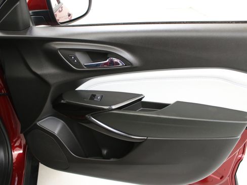 Used 2024 Chevrolet Trax LT FWD image 33