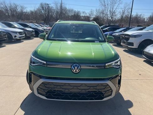 New 2026 Volkswagen Taos SEL AWD/4WD image 2