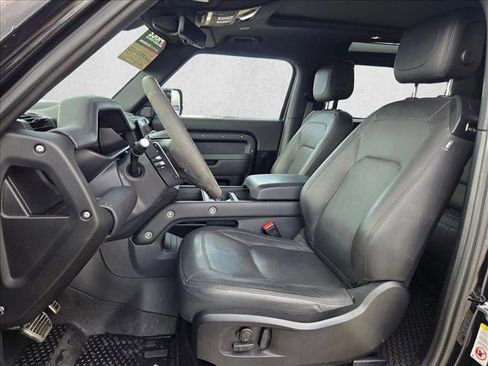 Certified 2023 Land Rover Defender 90 V8 image 17