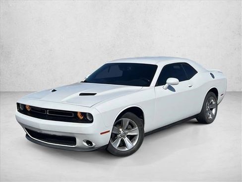 Used 2020 Dodge Challenger SXT image 1