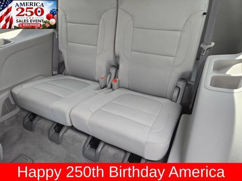 Used 2021 GMC Acadia SLE w/ Driver Convenience Package FWD image 31