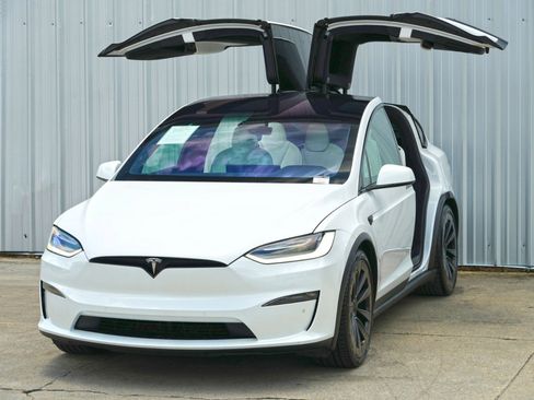 Used 2022 Tesla Model X image 51
