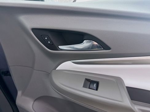 Used 2023 Chevrolet Bolt EUV Premier image 31