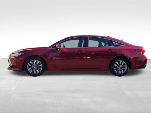 Used 2022 Toyota Avalon XLE FWD image 6