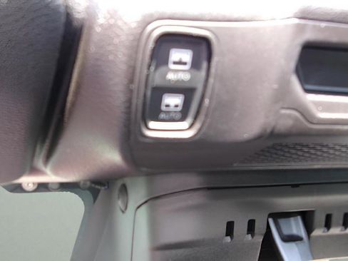 Used 2025 Jeep Wrangler Unlimited Sahara w/ Safety Group AWD/4WD image 16