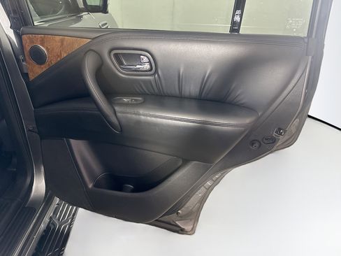 Used 2022 Nissan Armada SL w/ Captain's Chairs Package AWD/4WD image 33