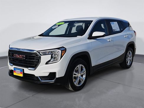 Used 2024 GMC Terrain SLE image 7