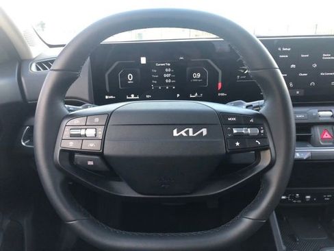 Used 2025 Kia K4 EX image 43