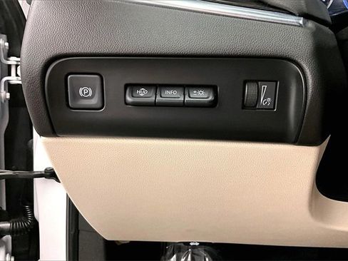 Used 2022 Buick Enclave Premium w/ Experience Buick Package image 36