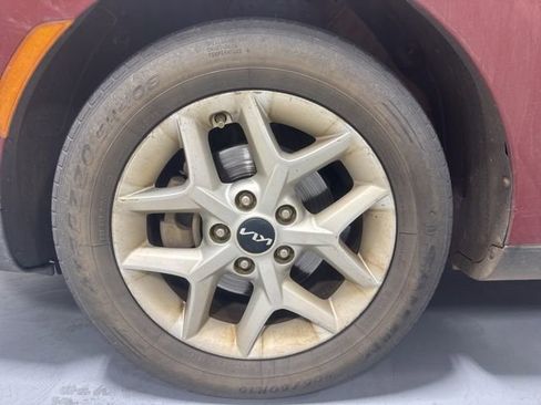 Used 2023 Kia Soul S FWD image 11