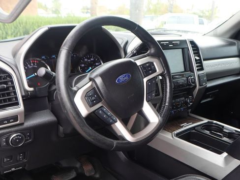 Used 2018 Ford F250 Lariat w/ Lariat Ultimate Package AWD/4WD image 35