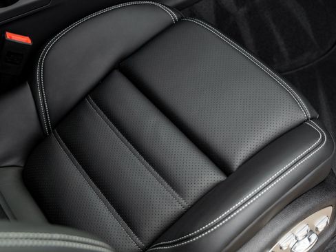 New 2026 Porsche Macan GTS image 44