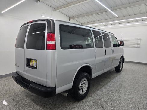 Used 2024 Chevrolet Express 2500 w/ Driver Convenience Package RWD image 6