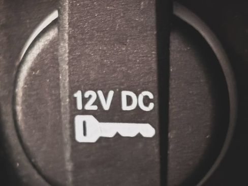 Used 2019 Dodge Charger SXT AWD/4WD image 5