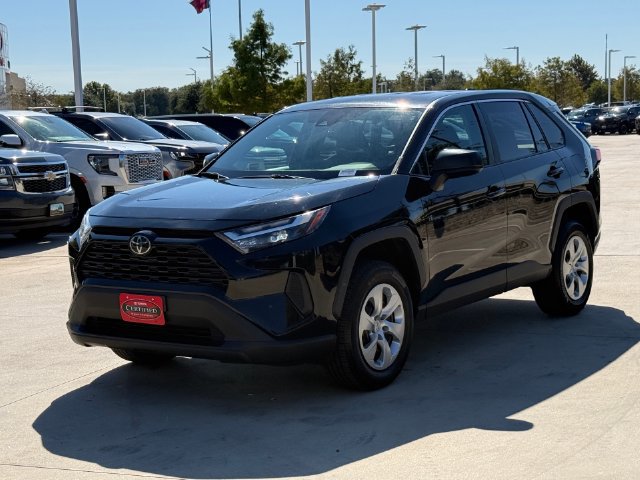 Used 2023 Toyota RAV4 LE AWD/4WD image 11