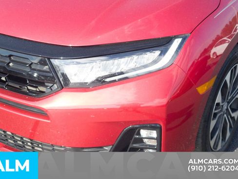 Used 2025 Honda Odyssey Elite image 13