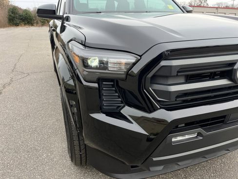 Certified 2025 Toyota Tacoma SR5 image 28