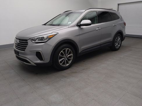 Used 2017 Hyundai Santa Fe SE image 2