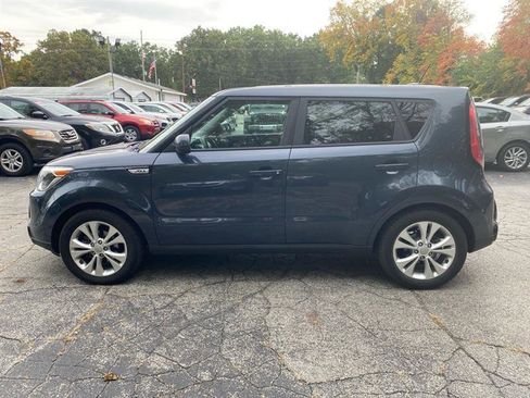 Used 2016 Kia Soul + FWD image 2