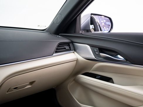 Certified 2022 Cadillac CT4 Premium Luxury AWD/4WD image 30